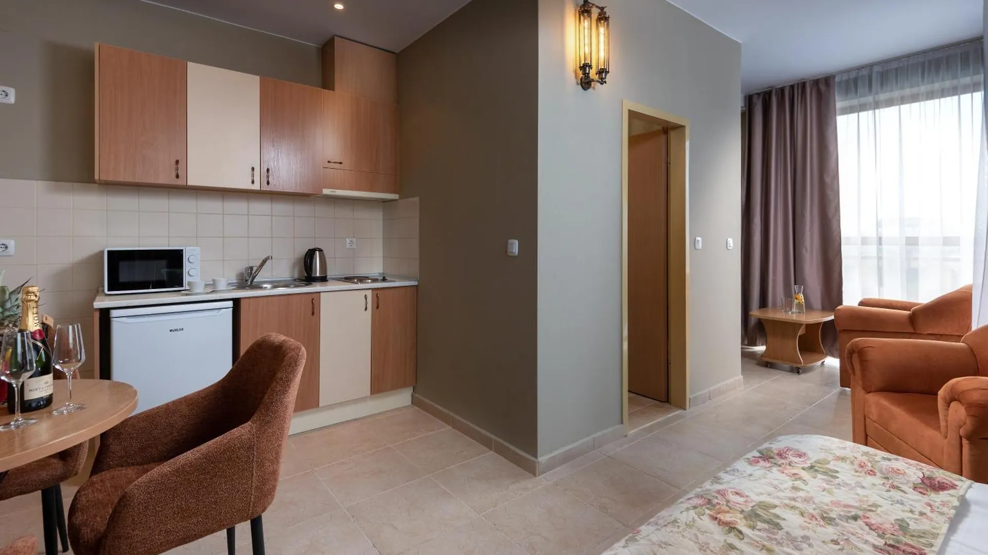 **  Hotel Avenue Солнечный берег Болгария
